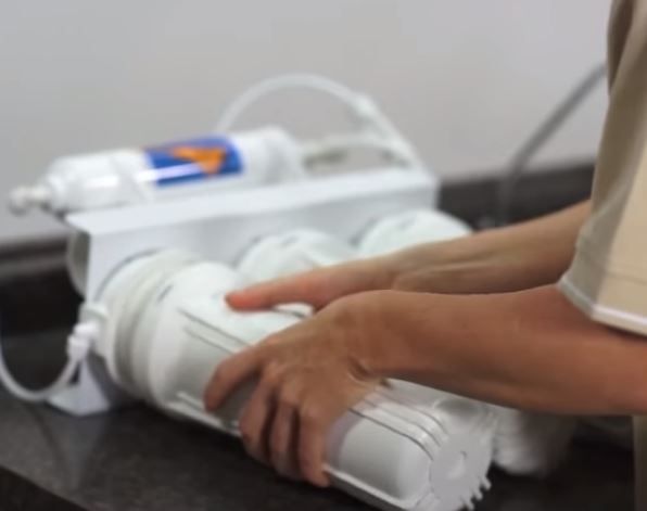 Replace-the-filter-housing